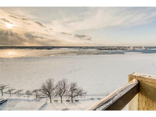 1105-155 Front Street North, Sarnia, ON 