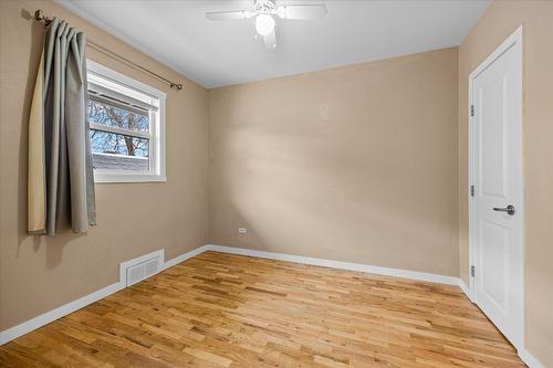 932-930 Lawson Avenue, Kelowna, BC - Indoor Photo Showing Other Room