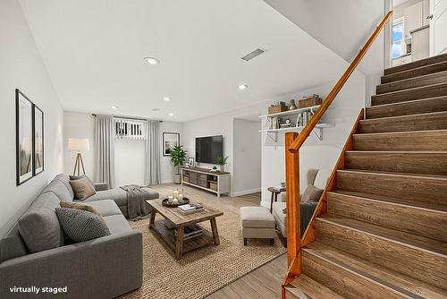 932-930 Lawson Avenue, Kelowna, BC - Indoor