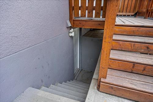 932-930 Lawson Avenue, Kelowna, BC - Outdoor With Exterior