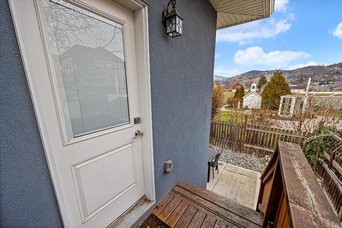 932-930 Lawson Avenue, Kelowna, BC - Outdoor With Exterior