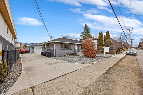 932-930 Lawson Avenue, Kelowna, BC - Outdoor