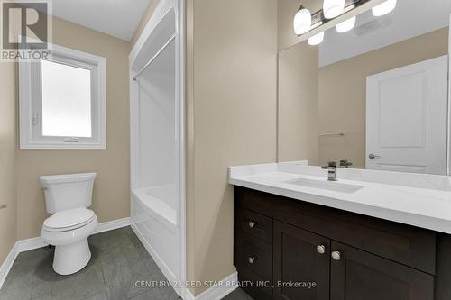 55 Laurent Avenue, Welland, ON - Indoor Photo Showing Bathroom