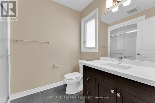 55 Laurent Avenue, Welland, ON - Indoor Photo Showing Bathroom