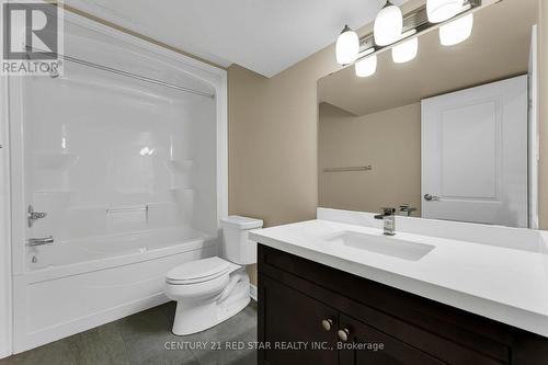 55 Laurent Avenue, Welland, ON - Indoor Photo Showing Bathroom