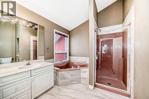 8373 Edgevalley Drive Nw, Calgary, AB - Indoor Photo Showing Bathroom