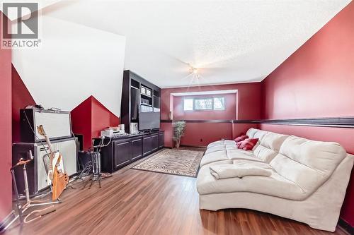 8373 Edgevalley Drive Nw, Calgary, AB - Indoor Photo Showing Other Room