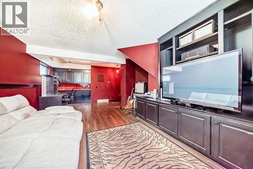 8373 Edgevalley Drive Nw, Calgary, AB - Indoor