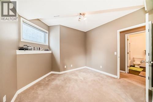 8373 Edgevalley Drive Nw, Calgary, AB - Indoor Photo Showing Other Room