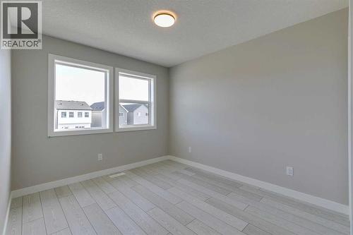 642 Rangeview Street Se, Calgary, AB - Indoor Photo Showing Other Room