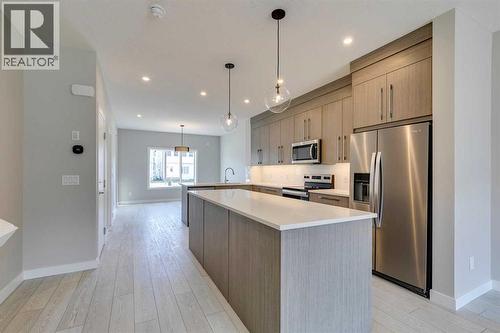 642 Rangeview Street Se, Calgary, AB - Indoor Photo Showing Kitchen With Stainless Steel Kitchen With Upgraded Kitchen