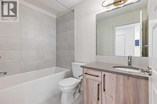 220 Waterford Heath, Chestermere, AB - Indoor Photo Showing Bathroom
