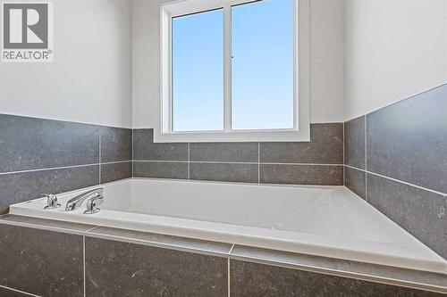 220 Waterford Heath, Chestermere, AB - Indoor Photo Showing Bathroom