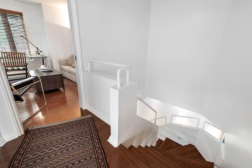 Escalier - 1 Av. Sauriol, Laval (Laval-Des-Rapides), QC 