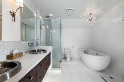 Salle de bains attenante à la CCP - 