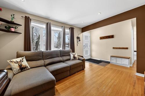 Salon - 1356 Rue Adélard, Blainville, QC - Indoor Photo Showing Living Room