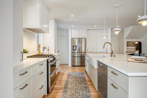 Cuisine - 2470 Rue Patenaude, Longueuil (Saint-Hubert), QC - Indoor Photo Showing Kitchen With Upgraded Kitchen