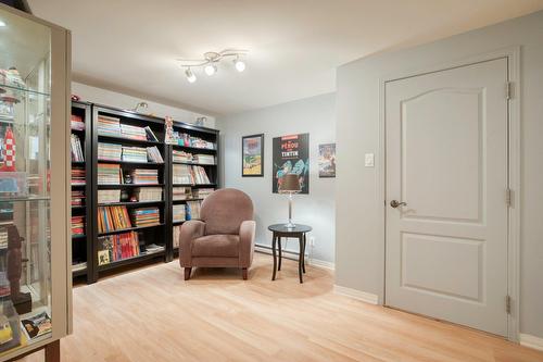 Boudoir - 2470 Rue Patenaude, Longueuil (Saint-Hubert), QC - Indoor Photo Showing Other Room