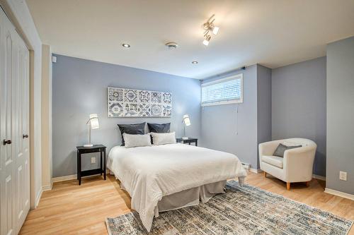 Chambre à coucher - 2470 Rue Patenaude, Longueuil (Saint-Hubert), QC - Indoor Photo Showing Bedroom