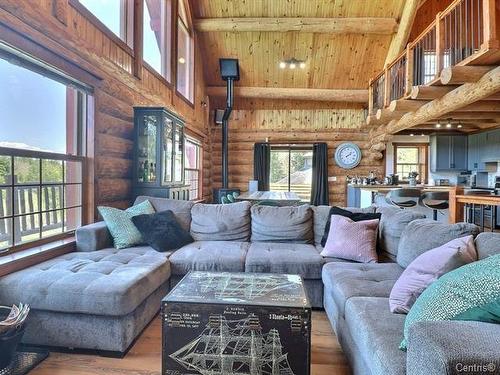 Living room - 182 2E Rang, Saint-Herménégilde, QC - Indoor Photo Showing Living Room