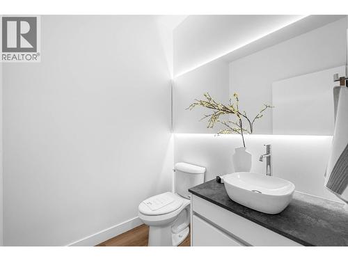 5050 Sun Rivers Drive, Kamloops, BC - Indoor Photo Showing Bathroom