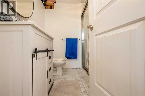 11808 98 Street, Grande Prairie, AB - Indoor Photo Showing Bathroom