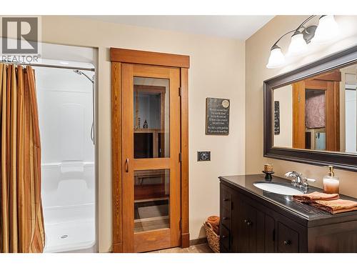 427 Long Ridge Drive, Kelowna, BC - Indoor Photo Showing Bathroom