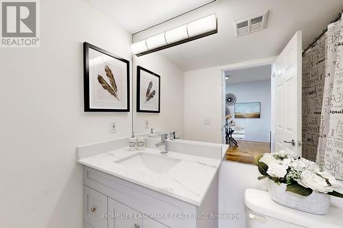 404 - 451 Rosewell Avenue, Toronto, ON - Indoor Photo Showing Bathroom