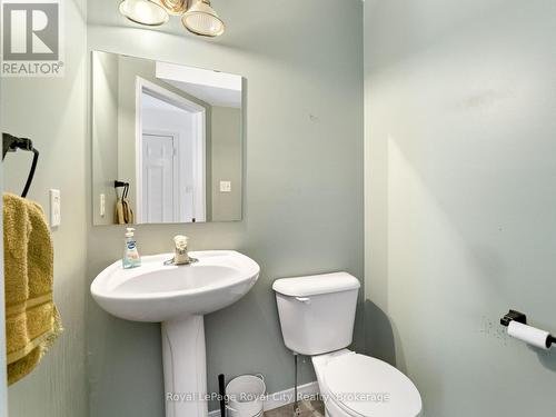 47 Schroder Crescent, Guelph (Grange Road), ON - Indoor Photo Showing Bathroom