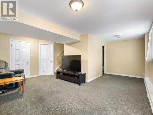 47 Schroder Crescent, Guelph (Grange Road), ON - Indoor