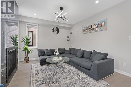 143 Robin Easey Avenue, Ottawa, ON - Indoor Photo Showing Living Room