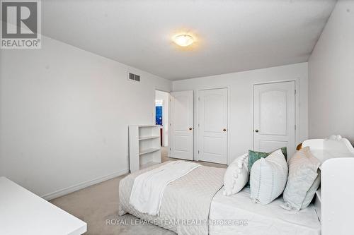 27 Avonmore Crescent, Ottawa, ON - Indoor Photo Showing Bedroom