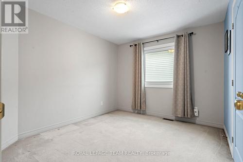 27 Avonmore Crescent, Ottawa, ON - Indoor Photo Showing Other Room