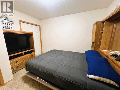 492 Hilton Crescent Ne, Medicine Hat, AB - Indoor Photo Showing Bedroom