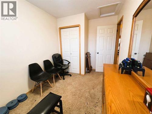 492 Hilton Crescent Ne, Medicine Hat, AB - Indoor Photo Showing Other Room