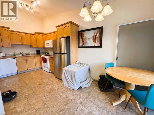 492 Hilton Crescent Ne, Medicine Hat, AB - Indoor