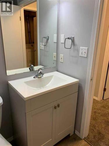 10231 107 Avenue, Grande Prairie, AB - Indoor Photo Showing Bathroom