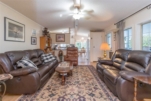 1071 Bourban Rd, Mill Bay, BC 