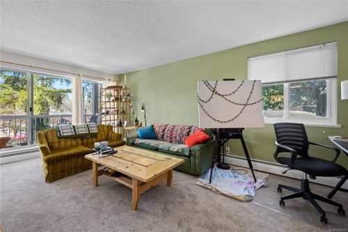 5201-999 Bowen Rd, Nanaimo, BC - Indoor Photo Showing Living Room