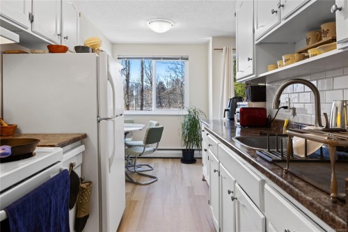 5201-999 Bowen Rd, Nanaimo, BC - Indoor Photo Showing Kitchen