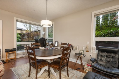103-4529 West Saanich Rd, Saanich, BC - Indoor Photo Showing Dining Room