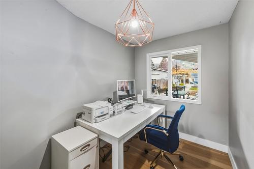 633 Pineview Drive, Kaleden, BC - Indoor Photo Showing Office