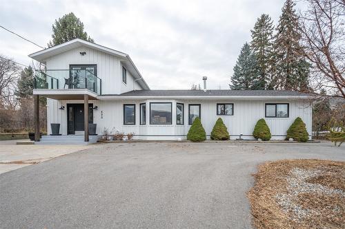 633 Pineview Drive, Kaleden, BC - Outdoor With Facade
