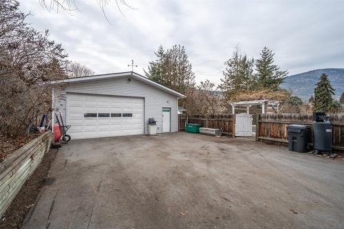 633 Pineview Drive, Kaleden, BC - Outdoor