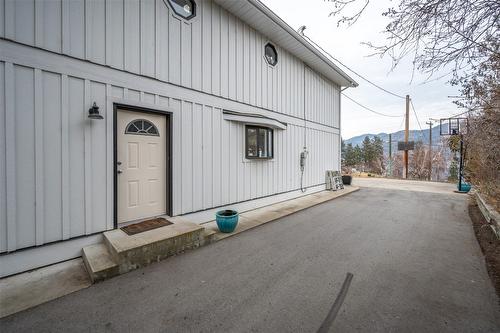 633 Pineview Drive, Kaleden, BC - Outdoor With Exterior