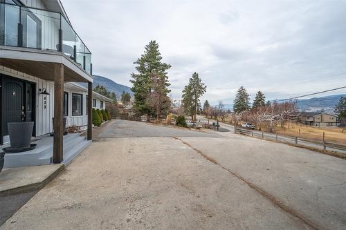 633 Pineview Drive, Kaleden, BC - Outdoor