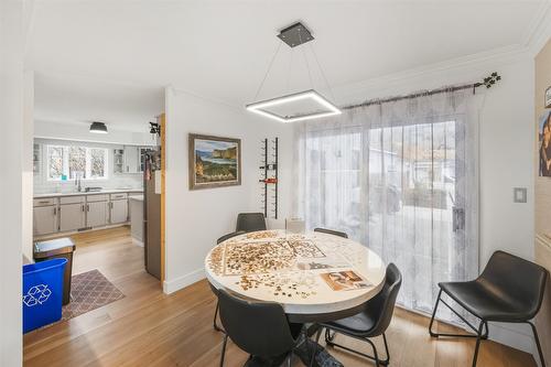 633 Pineview Drive, Kaleden, BC - Indoor Photo Showing Dining Room