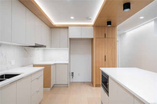 1-1417 May St, Victoria, BC 