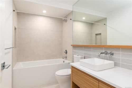 1-1417 May St, Victoria, BC 