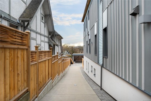 1-1417 May St, Victoria, BC 